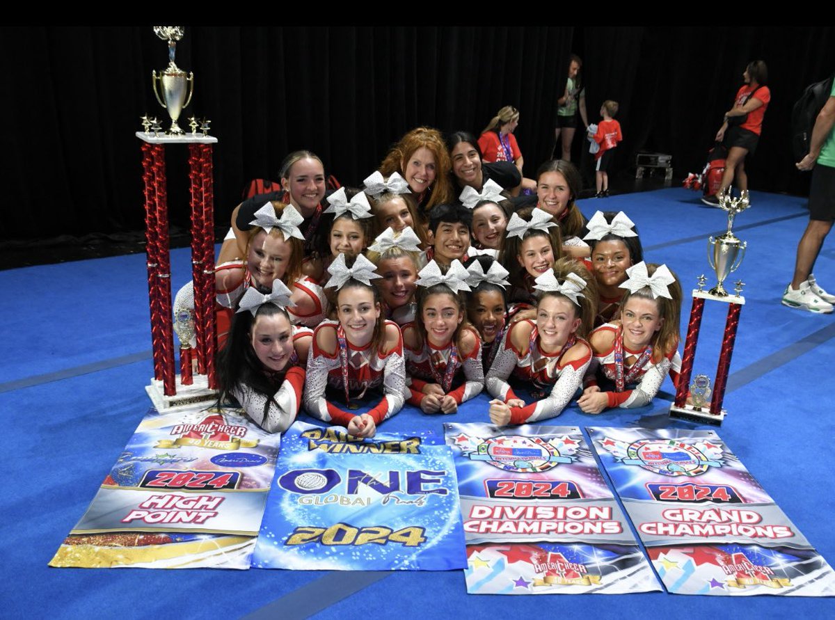 whscheering's tweet image. Your 2024 Grand National Champions ❤️ @CityofWaltham @WHawkSAthletics @BraggsWHS2024