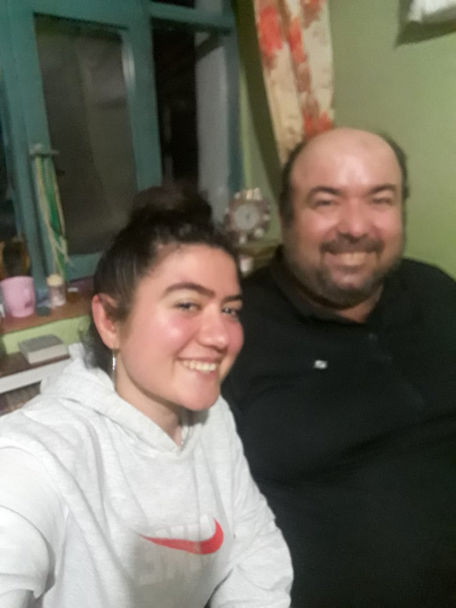 AsosMesaros's tweet photo. Dayısının Kızçesi 😇 https://t.co/dKU4lJsjsj