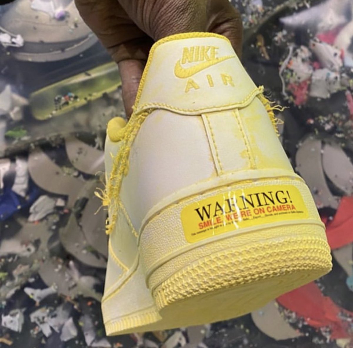 Warning.Camera tweet media