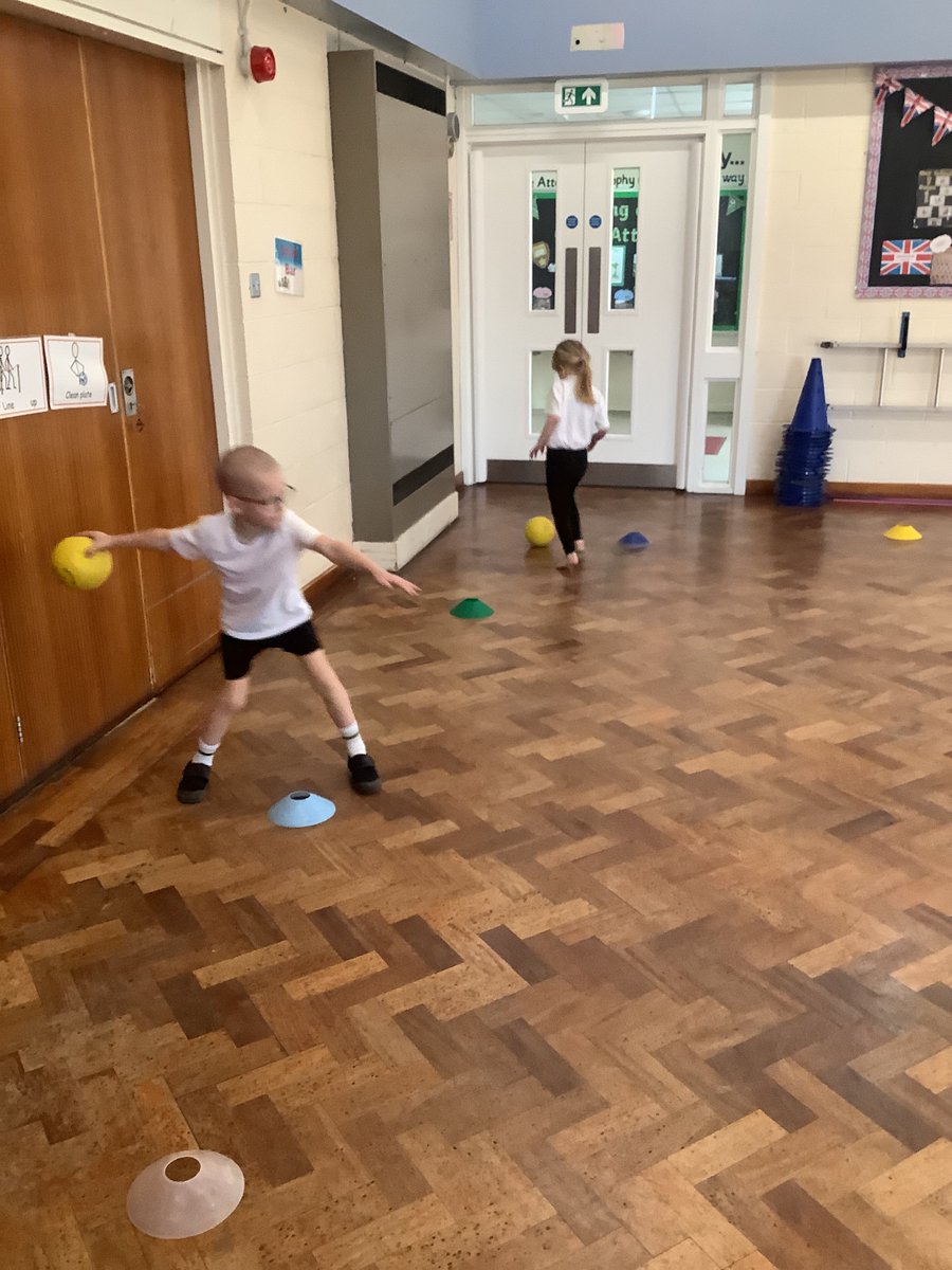 Y1AngramBank's tweet photo. In P.E we have been practising rolling and throwing a ball towards a target. @AngramBankSport https://t.co/f60lwidoIC