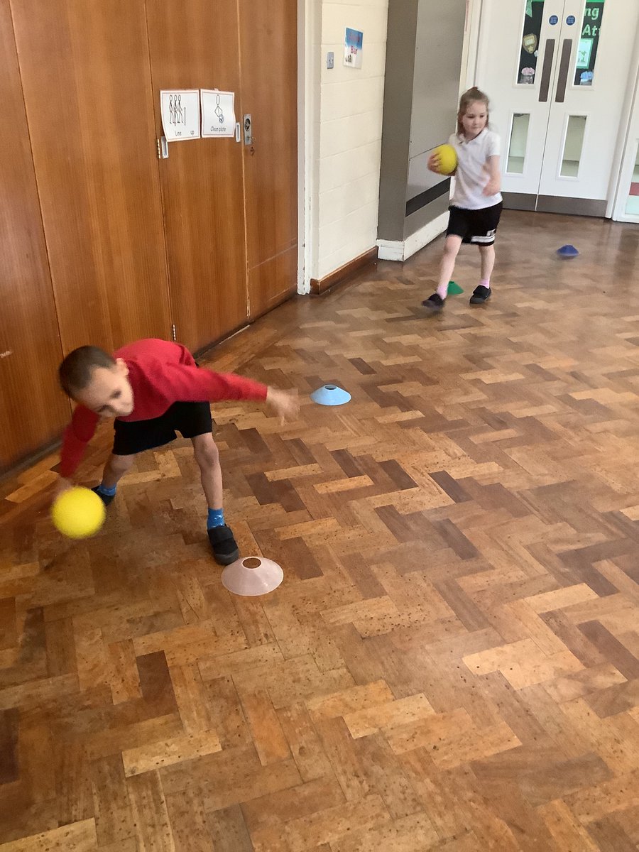 Y1AngramBank's tweet photo. In P.E we have been practising rolling and throwing a ball towards a target. @AngramBankSport https://t.co/f60lwidoIC
