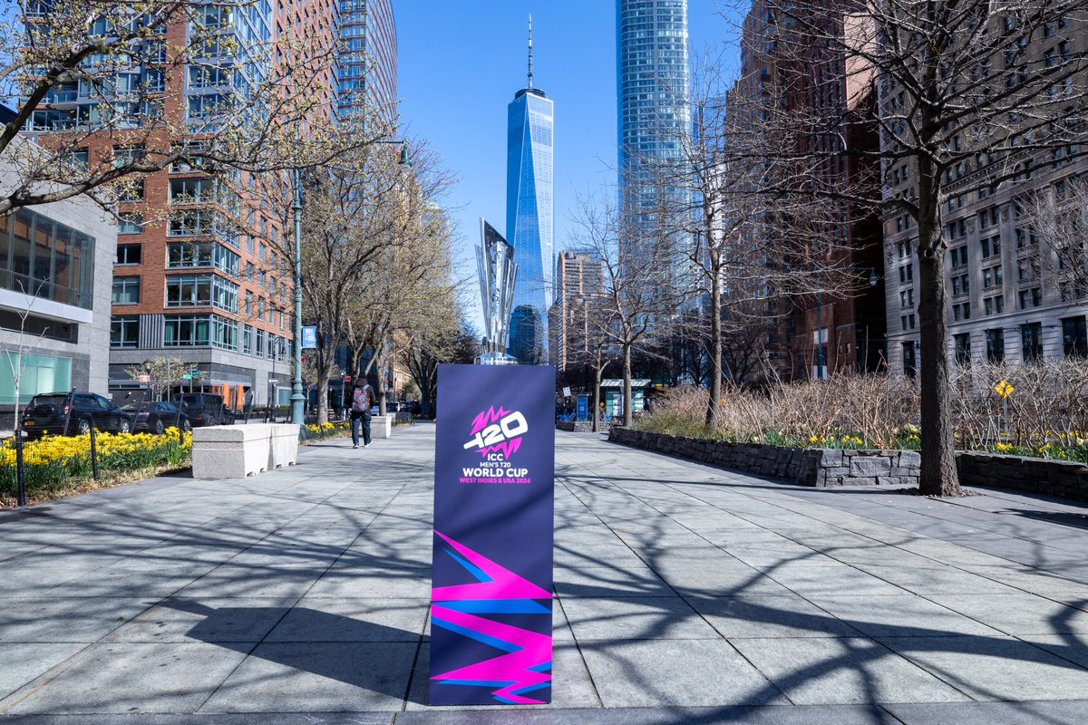 The Empire State Building looks stunning in #T20WorldCup colours 🤩 The ICC Men’s T20 World Cup 2024 Trophy Tour kicks off in style in New York ft. @henrygayle and @IamAlikhan23 💫 @EmpireStateBldg | @windiescricket | @usacricket