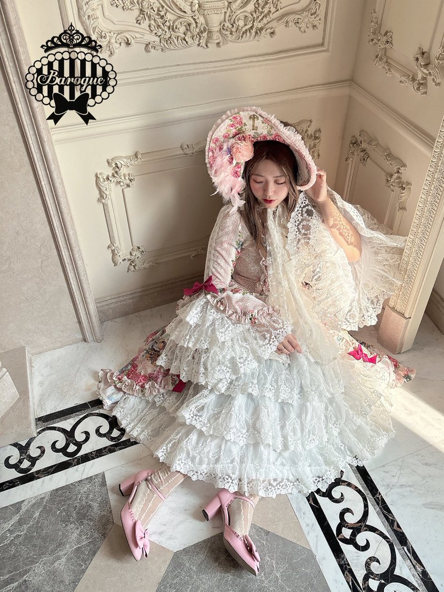 lolita_baroque tweet picture