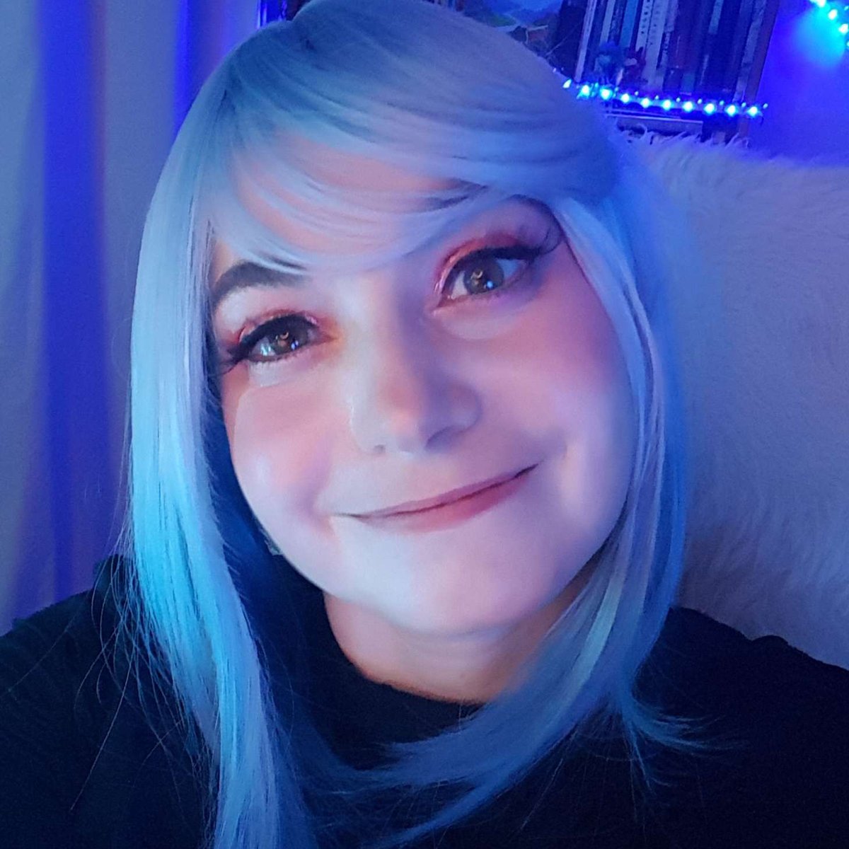 Ma bio est arrivée sur le Grog ! Un grand merci à toute l'équipe qui partage et référencie tous nos ouvrages 💗jeux de rôle !

Avec un grand plaisir je vous la partage =&gt;
legrog.org/biographies/ce…

#JDR <a href="/LeGrog_JdR/">Le Grog</a>