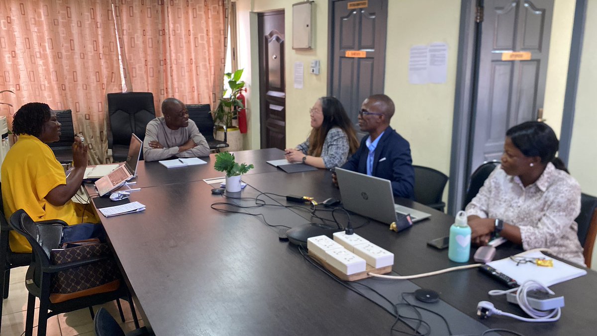 🇫🇷18 mars 2024 - Le Secrétariat du @FCWC_CPCO a reçu la visite de Jodelyn Mitra et Kwame Mensah de @ilo aujourd'hui pour discuter des activités à venir dans le cadre de la feuille de route pour la validation du projet de protocole sur les normes du travail dans la région du CPCO