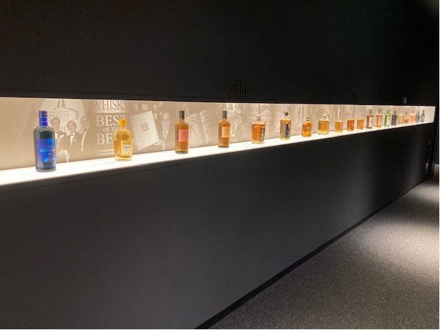 NIKKAミュージアムには歴代商品の展示があります✨ 皆さんは歴代のNIKKA商品の中でどれが一番お好きですか？ ぜひコメント欄で教えてください♪ #enjoyNIKKA #ニッカミュージアム　#歴代ウイスキー