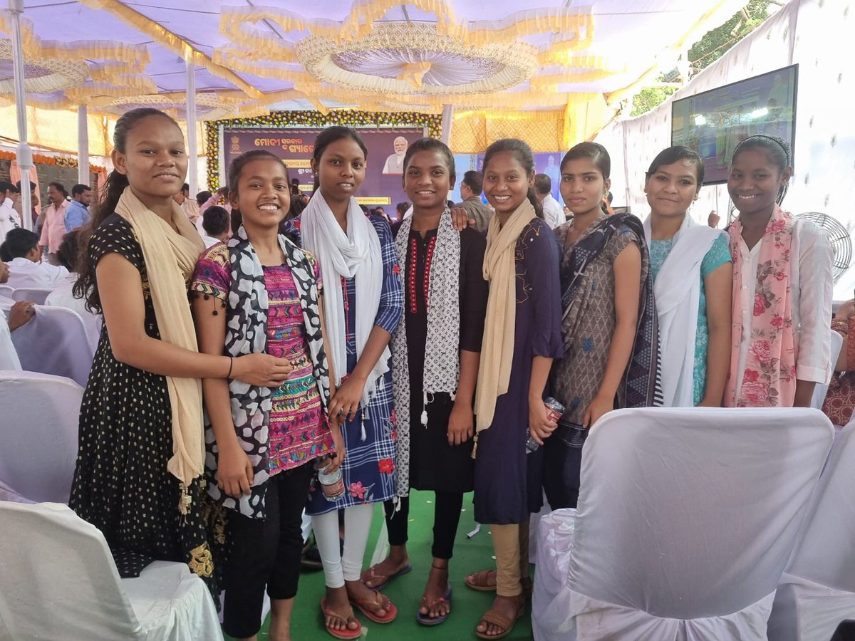 SevaRayagada's tweet photo. One station one product satal karjyakram at East Coast Railway station Rayagada attend  our Rayagada CCI  Inmates
@WCDOdisha
@MinistryWCD
@PMOIndia https://t.co/bUYgrLwp45