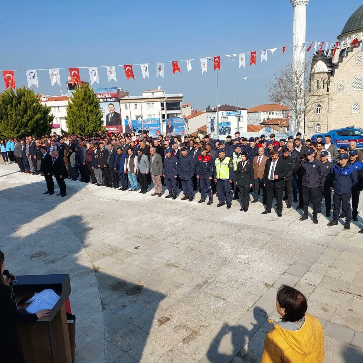 Honaz İlçe Nüfus Müdürlüğü (@honaznufus) on Twitter photo 18 Mart Çanakkale Şehitlerini Anma Günü münasebetiyle Atatürk anıtına çelenk koyma töreni.
<a href="/miaserkankaya/">Serkan Kaya</a> 18 Mart Çanakkale Şehitlerini Anma Günü münasebetiyle Atatürk anıtına çelenk koyma töreni.
<a href="/miaserkankaya/">Serkan Kaya</a>