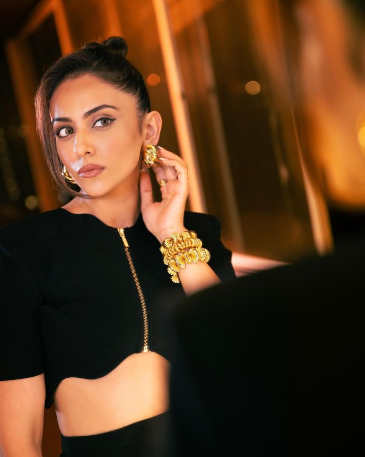 rakulxaspire's tweet photo. The way she slays!🔥🖤😭✨
Stopped at night for My Prettiest Gurll<3! 🩵🧿#spotted at #pinkvilla screen &amp; #styleawards 🫶🏼🖤✨ https://t.co/JTgXkf9K5g
