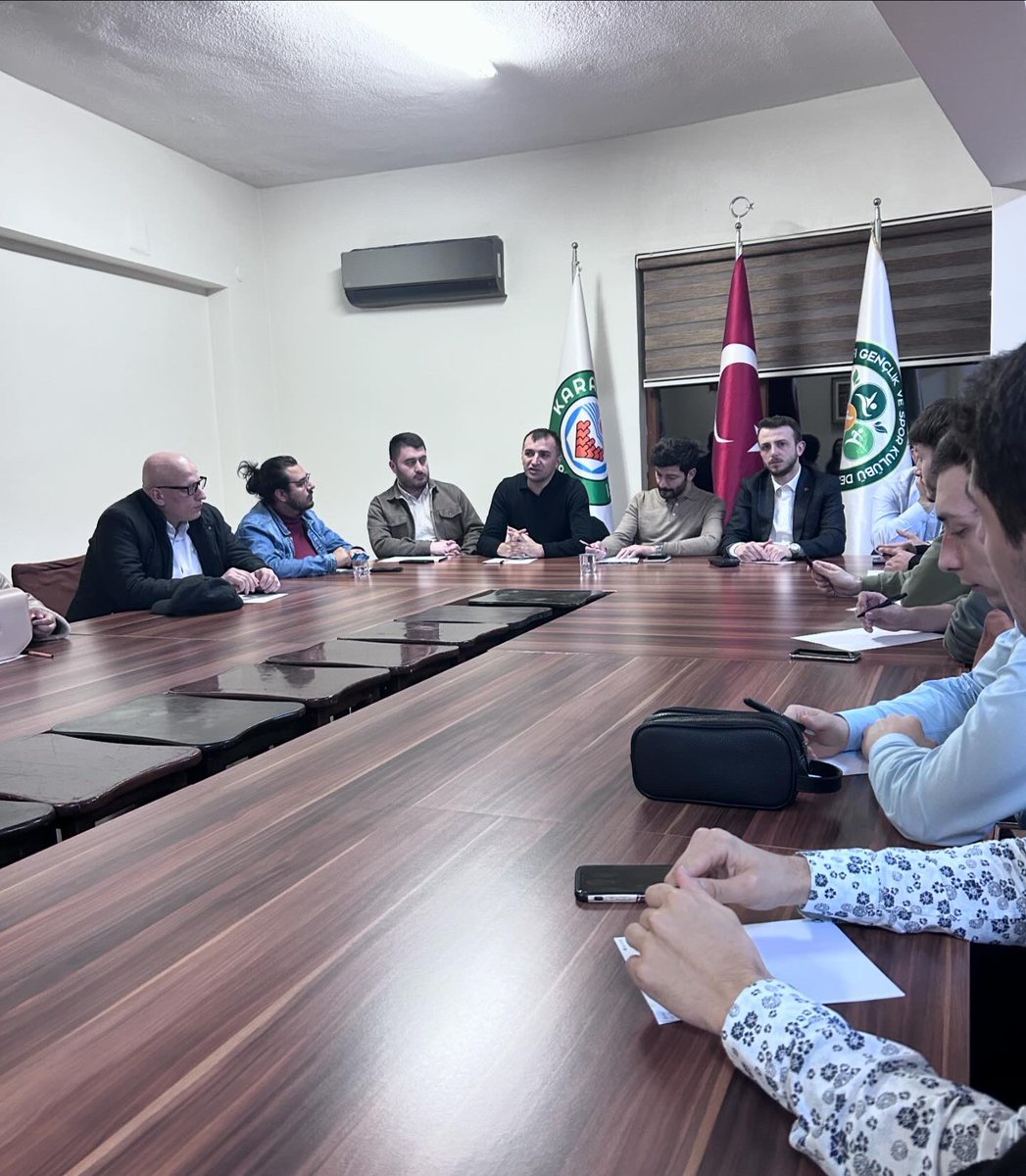 KarvakGenclik's tweet photo. Karadeniz Vakfı Gençlik Meclisi Yönetim Kurulu olarak önceki dönem başkanlarımızında katılımıyla iftarımızı gerçekleştirdik.İftar sonrasında yeni dönem projelerimiz üzerine konuşup, planlamalarımızı oluşturduk.Katılım gösteren herkese teşekkür ederiz .💐✨ https://t.co/NKPd5WPnZC