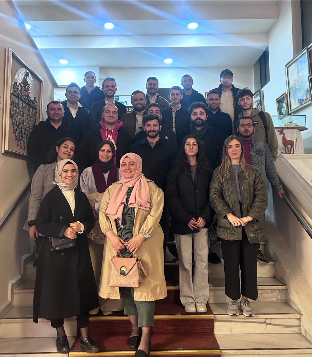 KarvakGenclik's tweet photo. Karadeniz Vakfı Gençlik Meclisi Yönetim Kurulu olarak önceki dönem başkanlarımızında katılımıyla iftarımızı gerçekleştirdik.İftar sonrasında yeni dönem projelerimiz üzerine konuşup, planlamalarımızı oluşturduk.Katılım gösteren herkese teşekkür ederiz .💐✨ https://t.co/NKPd5WPnZC