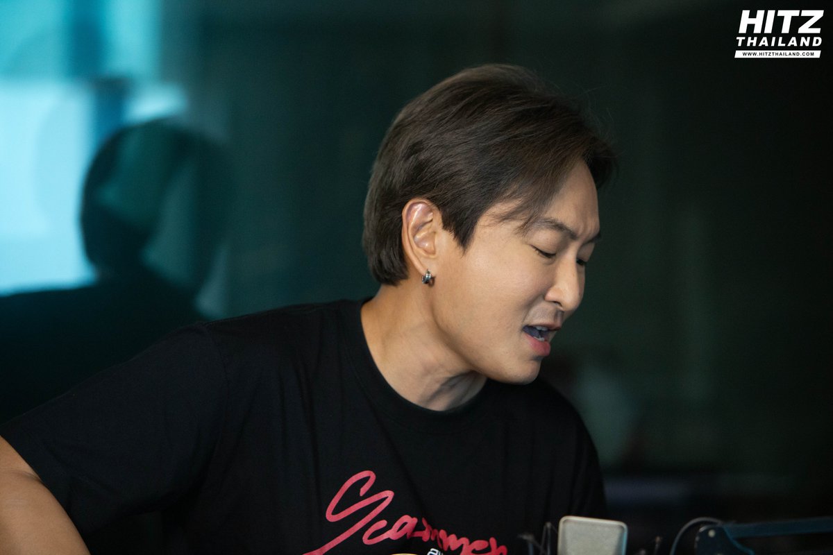 HITZThailand's tweet photo. ‘PAT Power Pat' แวะมาเช็คอิน และอัปเดตและพูดคุยถึงซิงเกิลใหม่ 'สแกมเมอร์ (SCAMMER)
พร้อมพูดคุยสนุกๆ ใน #HITZCheckIn LIVE! with DJ BOY!!
#HITZTHAILAND #AllTheHits #DJBOY
#patpowerpat #scammer #สแกมเมอร์ https://t.co/0HByfC6WUo