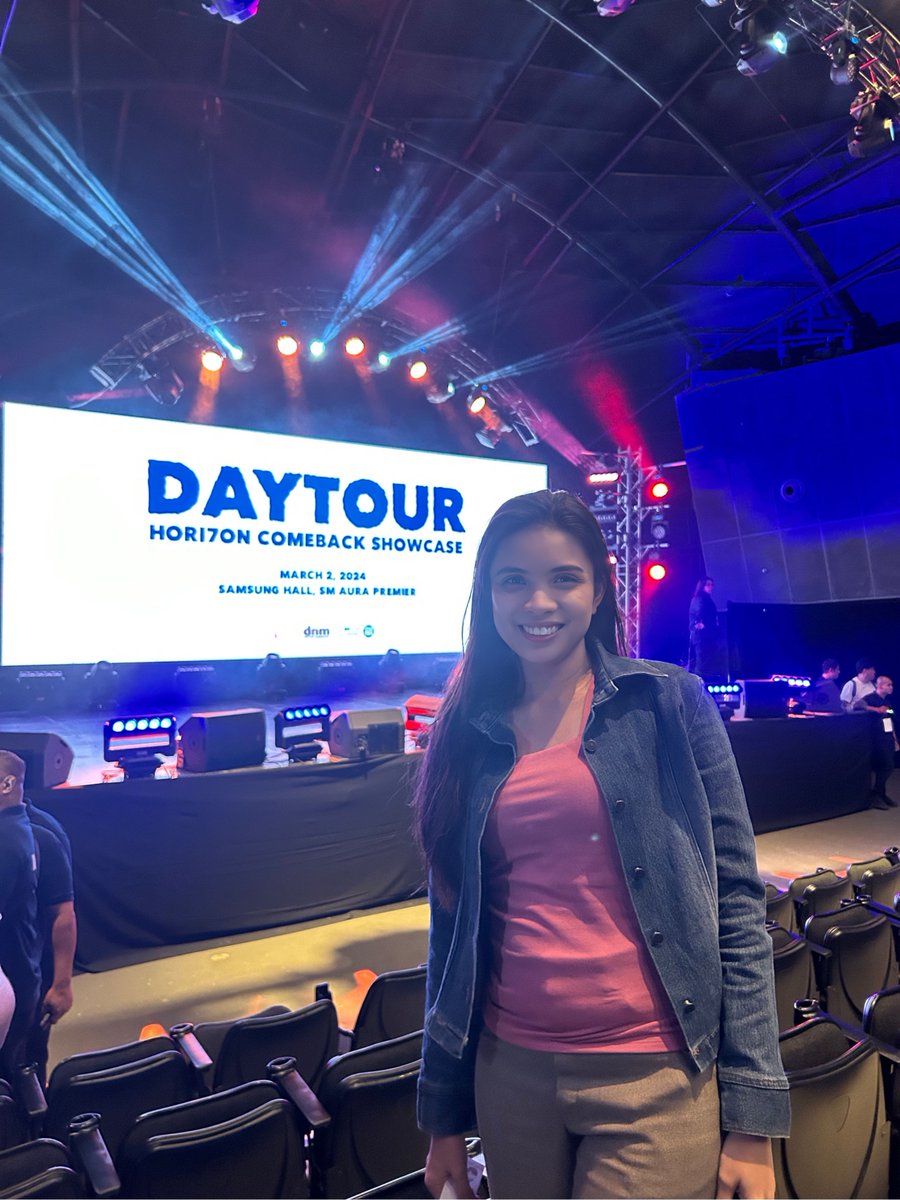 ilovesummer228's tweet photo. I never thought I would come this far. My first ever fangirl experience. CORE MEMORIES! ❤️

#HORI7ON #호라이즌 
#HORI7ONFirstFanmeeting
#HORI7ON_1STCON 
#VoyageToManila
#DAYTOUR https://t.co/kkLAn7hjsn