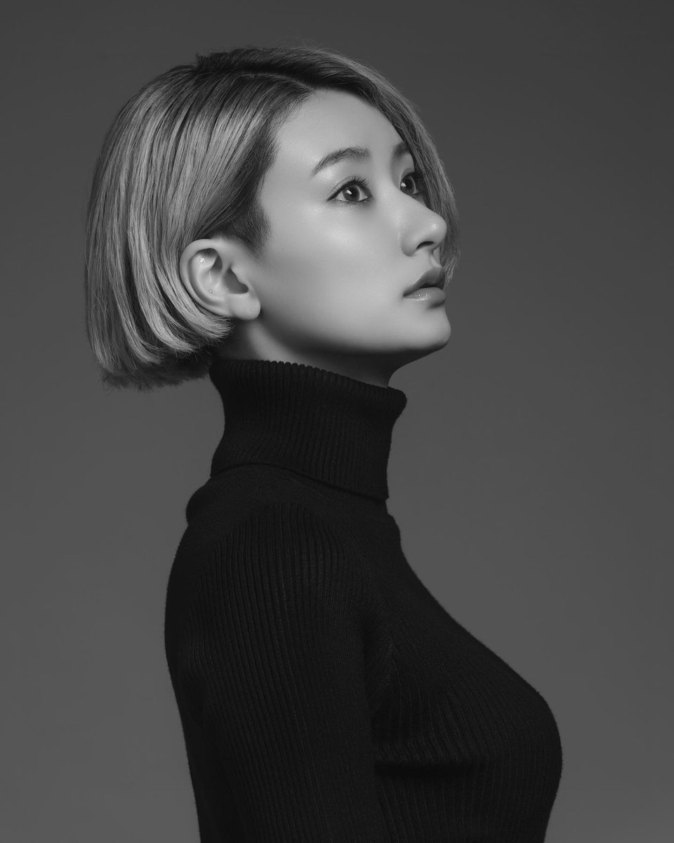 16時台後半は… 

🤜FIST BUMP🤛
東京で生きる・東京を楽しむ人たちがリレー形式で登場

今日は、
キャスティングディレクターでDJの
中川友里さんが登場！

昨日のMIKIさん曰く一言で表すと
「鳥のように自由に羽ばたく人」🐦

#マーキー813 #jwave