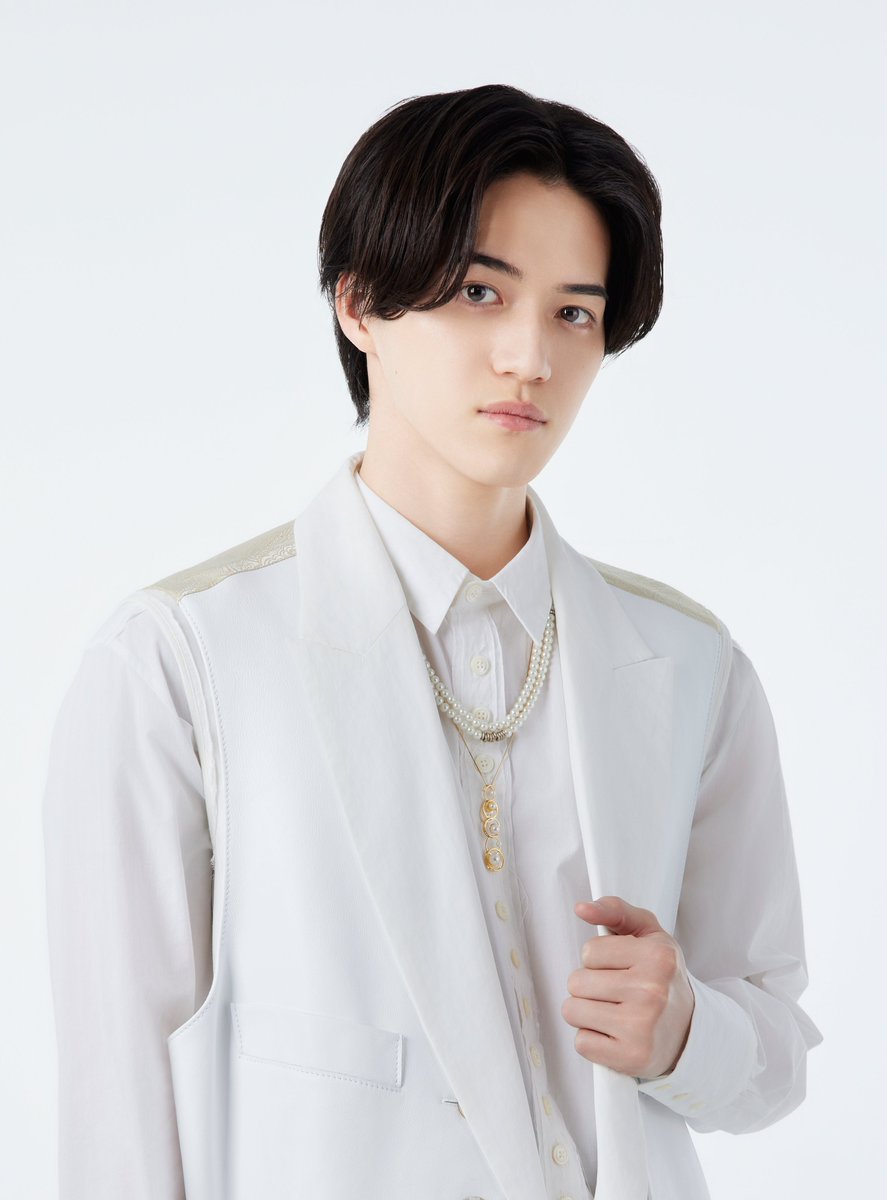 oricon's tweet photo. 美 少年・岩﨑大昇
ミュージカル『ニュージーズ』主演に抜擢❗

初演のSixTONES京本大我からバトン
「僕の持てる力のすべてをかけて臨みます」
https://t.co/2eB9vGMHju

『美女と野獣』『アラジン』の
アラン・メンケンが音楽を手掛ける
トニー賞受賞ブロードウェイ作品

#岩﨑大昇 #ニュージーズ https://t.co/s4Sl4OLMDw