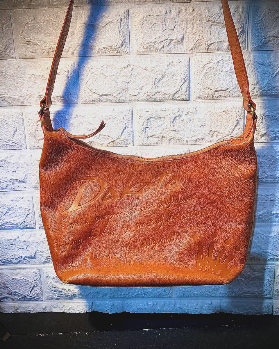 mangasouko_daza's tweet image. ■古着SNS更新しました！■#dakota #ダコタ #レザー #バッグ #ファッション #古着 #買取 #マンガ倉庫 #太宰府 #マンガ倉庫太宰府店
mangasouko-shop.jp/dazaifu/archiv…