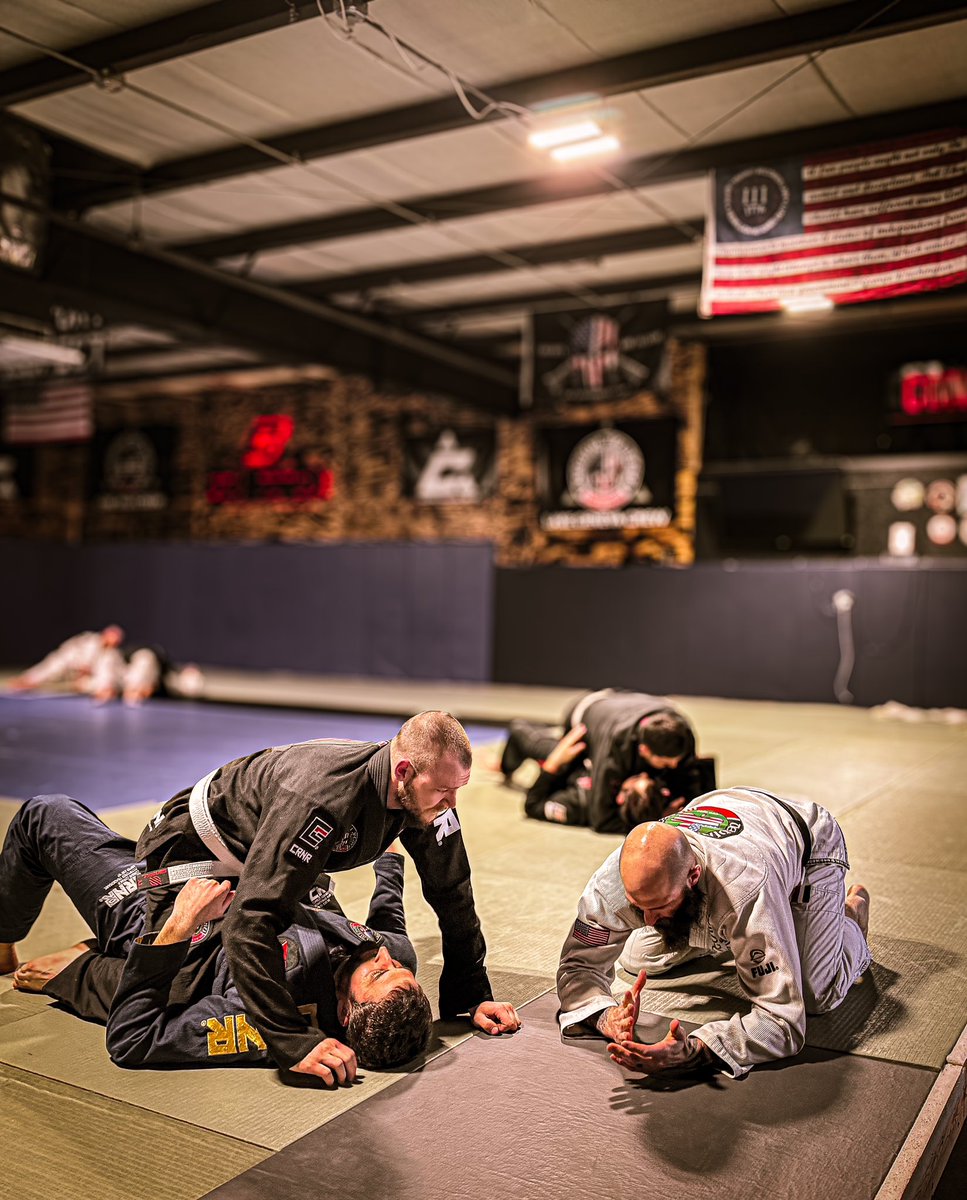 CaliberJiuJitsu's tweet photo. Encouragement transforms here. 

At Caliber, respect, discipline, integrity, resilience, and leadership aren’t just words – they’re the foundation of every move we make. 

Our mats are where bonds are built and leaders are shaped, roll by roll. #CaliberBJJ https://t.co/HYblJcluDr