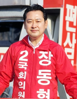 판사출신 변호사, '건설업자 보석' 억대 뒷돈 실형...당시 보석 재판장은 국힘 장동혁

국민의힘 충남 보령·서천 장동혁 후보, 2020년 재판장 퇴임 전날 보석 허가 amn.kr/47583