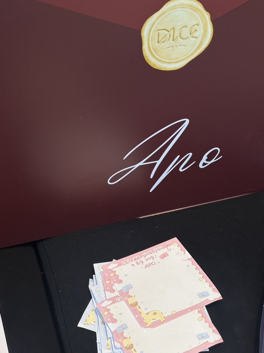 diaryforAPO's tweet photo. — Letter to #APOwachirakon 🌻

📮“𝑨𝑷𝑶𝒅𝒊𝒂𝒓𝒚” เตรียมกระดาษโน้ต 2 สีไว้สำหรับคนที่อยากเขียนแสดงความยินดีให้น้องอาโปน้าา 🫶🏻🎉

*** วางบริเวณหน้ากล่องจดหมายน้องอาโปเลย 💌

#DICE_DEBUTSHOWCASE 
#DICE_SONRAY https://t.co/mBoU04OxCH