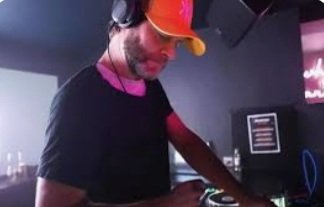 Happy  Dougie Tuesday 🎤 🎧  ThaTTers 
Enjoy your day rake care 🙂