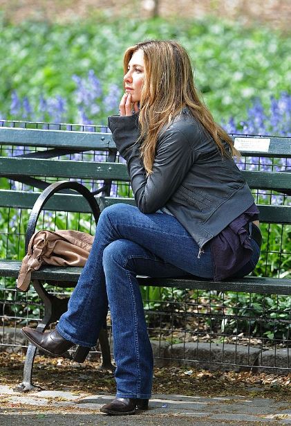 jenanistonblog's tweet photo. Jennifer Aniston collapsed during filming this movie
https://t.co/3rlD3paYNr https://t.co/670akojzwb