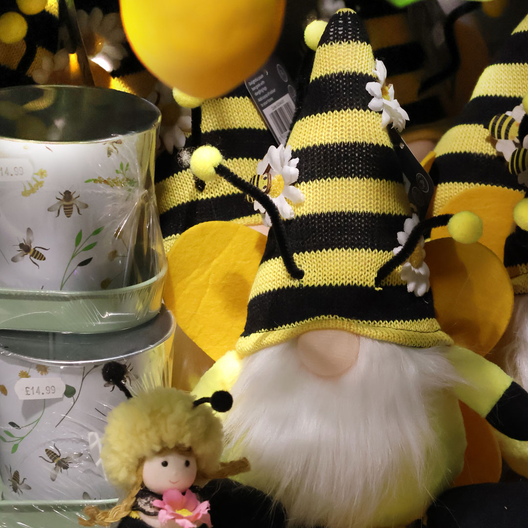 whitakersinfo's tweet image. Don't miss out on getting your Easter decorations early this year! From cozy accents to vibrant spring flowers, we've got everything you need to deck out your space. 🪴

Create unforgettable Easter memories with Whitakers Garden Centre! 🐰🐣

#easter #easterdecorations #bunny