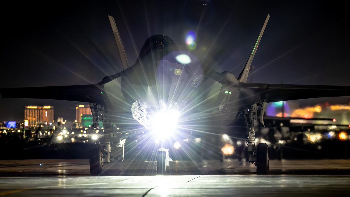 pbsmaal's tweet photo. Night OPS @NellisAFB; we own the nite..#fighttonight @JuliettDelta15 #322FS @VlbLeeuwarden #F35 @thef35 https://t.co/YphqHxTYWu
