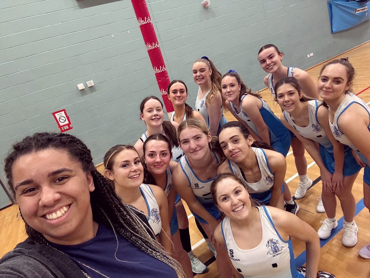 UWNetball's tweet photo. What a Monday evening treat! Happy #varsity everyone 💙 #ratherbeasauce https://t.co/2BZMNN8g1d