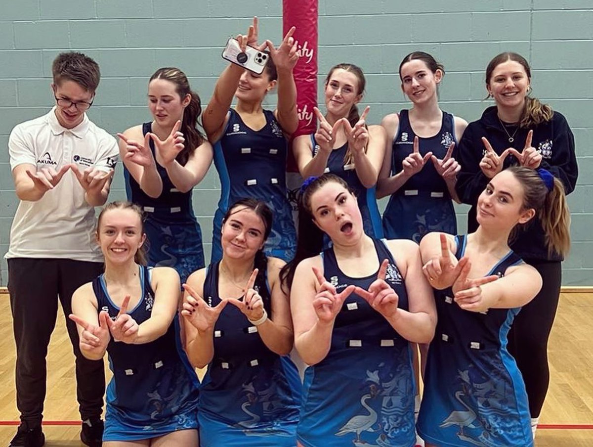 UWNetball's tweet photo. What a Monday evening treat! Happy #varsity everyone 💙 #ratherbeasauce https://t.co/2BZMNN8g1d