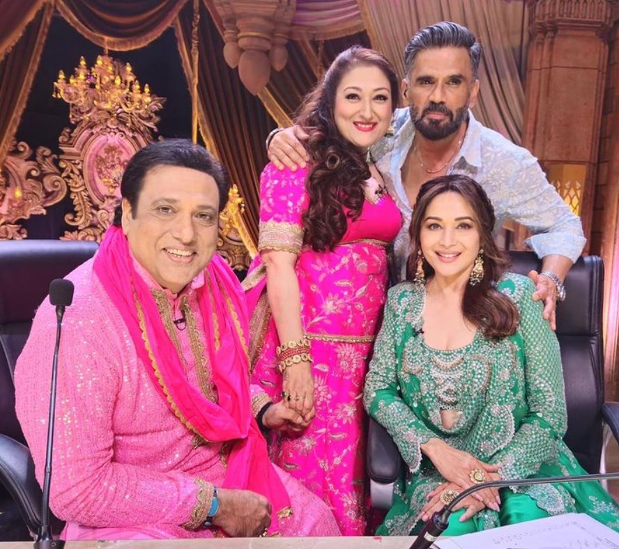 SoSweetMadhuriG's tweet photo. Govinda Sir n Madhuri Ji ๐๐ค๐with Suniel Shetty Sir on the sets of #Dancedewane
#SunielShetty #Govinda
#MadhuriDixit
@MadhuriDixit @SunielVShetty https://t.co/AaaxF9gHnW