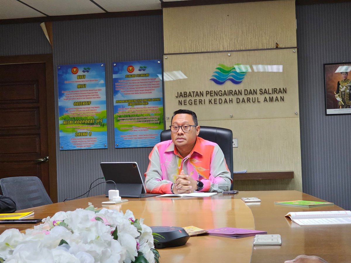 BACAAN YASIN MINGGUAN JPS NEGERI KEDAH
Ibu Pejabat Jabatan Pengairan dan Saliran Negeri Kedah telah mengadakan bacaan Surah Yasin mingguan di Bilik Mesyuarat Utama JPS Kedah pada 14 Mac 2024.

#JPSKedah
#JPSMalaysia
#jayakanperkhidmatansempurna