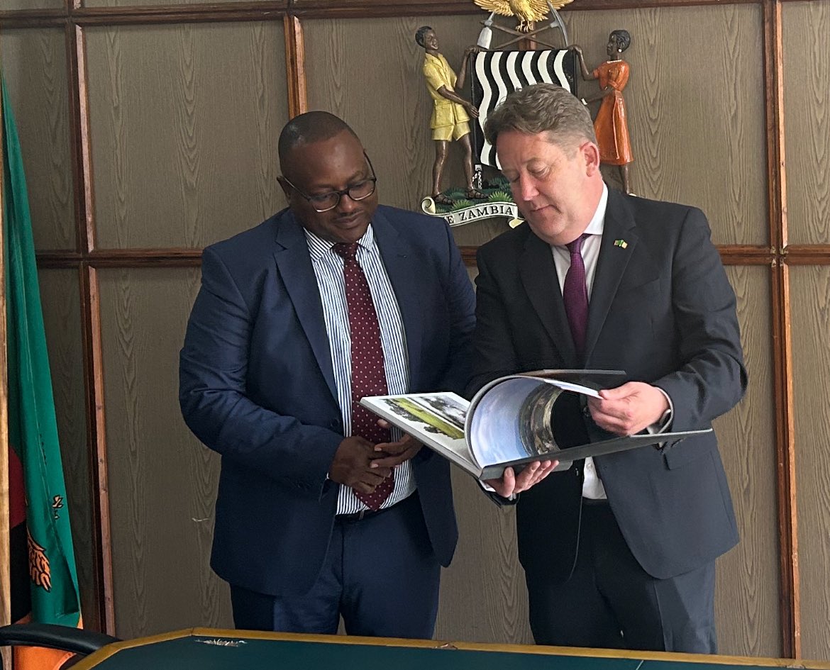 My pleasure to meet acting Minister for Foreign Affairs & International Cooperation & Justice of Minister Mulambo Haimbe in #Lusaka #Zambia. We renewed the MoU between our two countries committing to a structure for constructive dialogue across a wide number of areas.