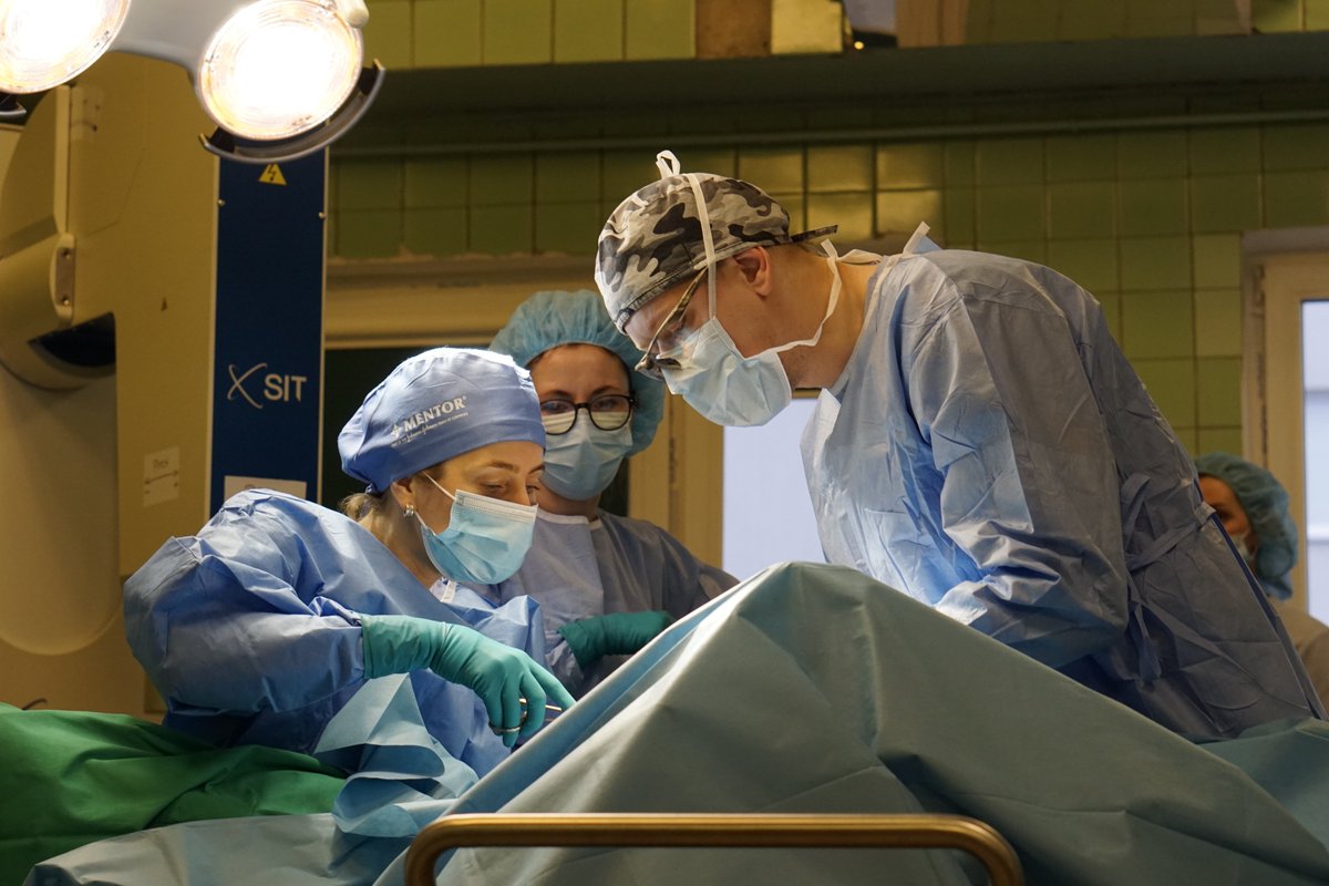 Austrumu slimnīcā veikta pirmā intraoperatīvā staru terapijas procedūra krūts vēža pacientei. Pateicoties intraoperatīvās staru terapijas iekārtas pielietojumam, krūts vēža ārstēšana atsevišķām pacientu grupām kļūst vēl saudzīgāka  aslimnica.lv/jaunumi/zinas/…