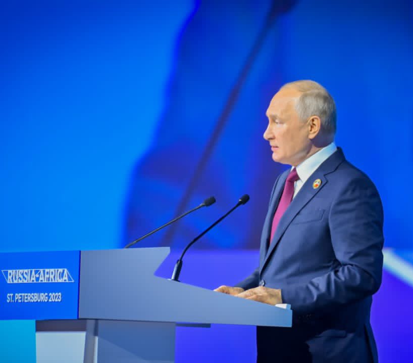 Au nom du Parti <a href="/CnddFdd/">CNDD-FDD</a> et en mon nom propre, je félicite chaleureusement le Parti « Russie Unie » dont le candidat S.E Vladimir Poutine a été brillamment réélu Président de la Fédération de Russie. Nous lui souhaitons paix, succès et prospérité.