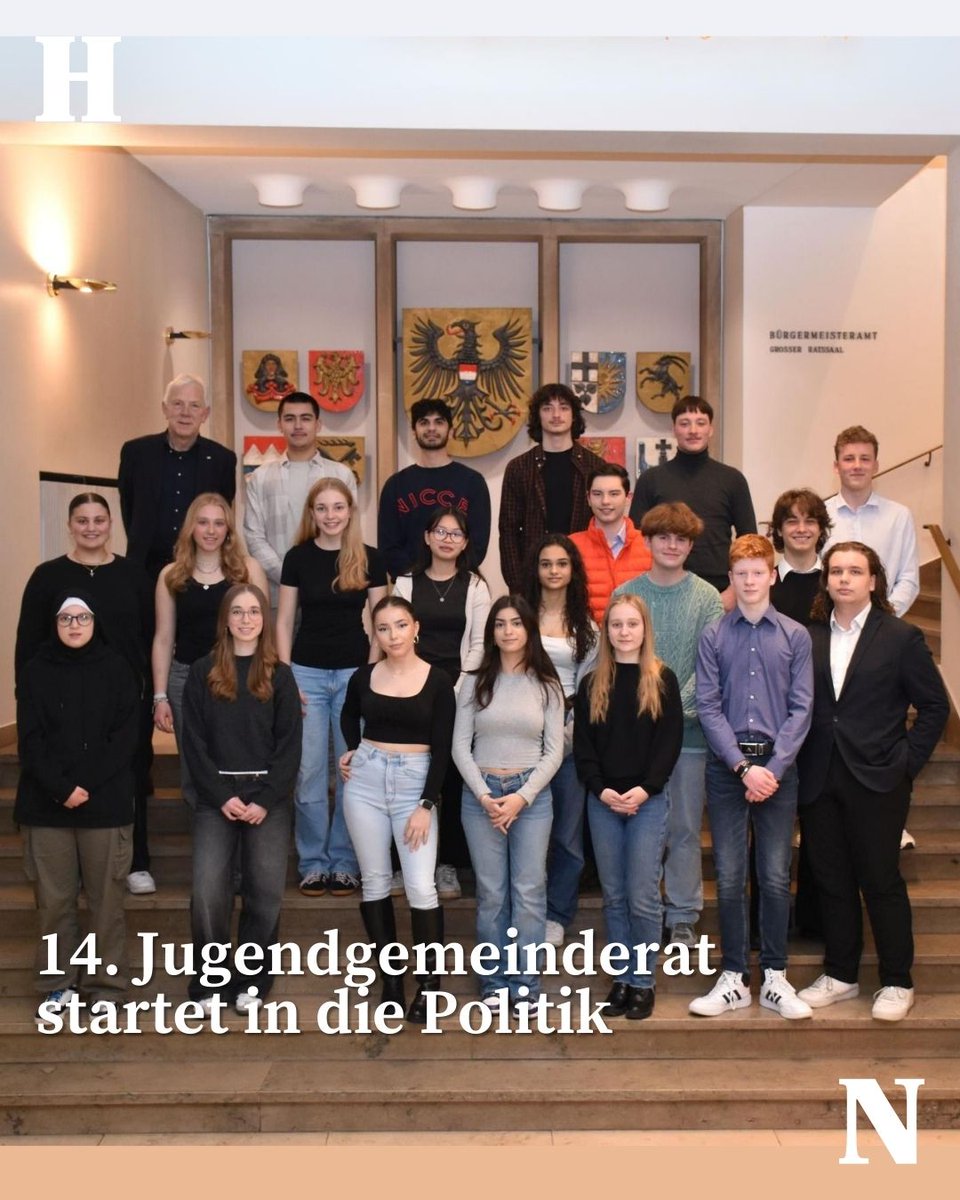 Der neu gewählte #Jugendgemeinderat hat sein Amt für die kommenden zwei Jahre angetreten. In einer feierlichen Sitzung wurden die 10 jungen Frauen und Männer von Oberbürgermeister Harry Mergel verpflichtet und Vorsitz sowie Vertretungen gewählt.