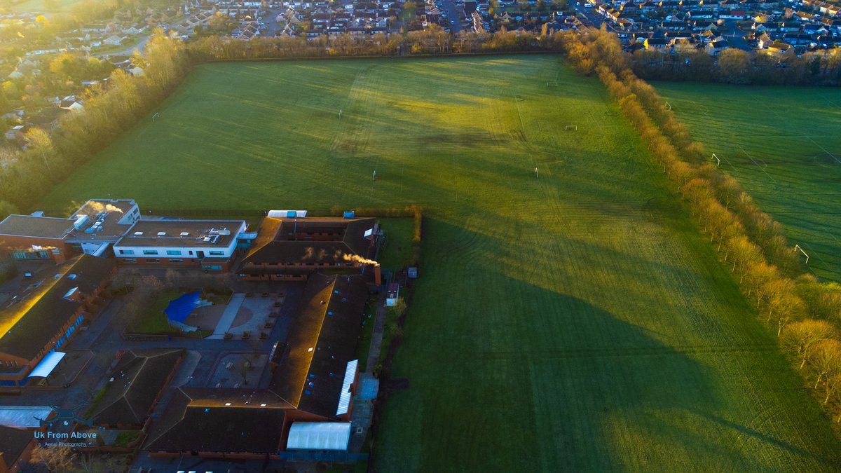UkFromAbove's tweet image. #savewerringtonfields
#werringtonfields
#peterboroughuk
#dronephotography
#aerialphotography
#UkFromAbove
I do not give any permission to use my images without  permission

If you&apos;re not use any of my images please DM me