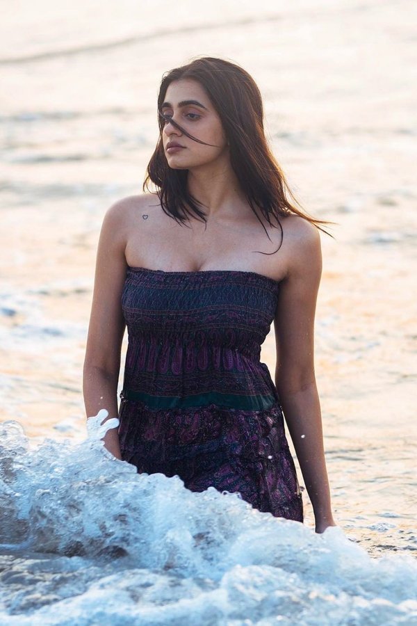 GJBR3XMaoAA5lLR?format=jpg&name=900x900