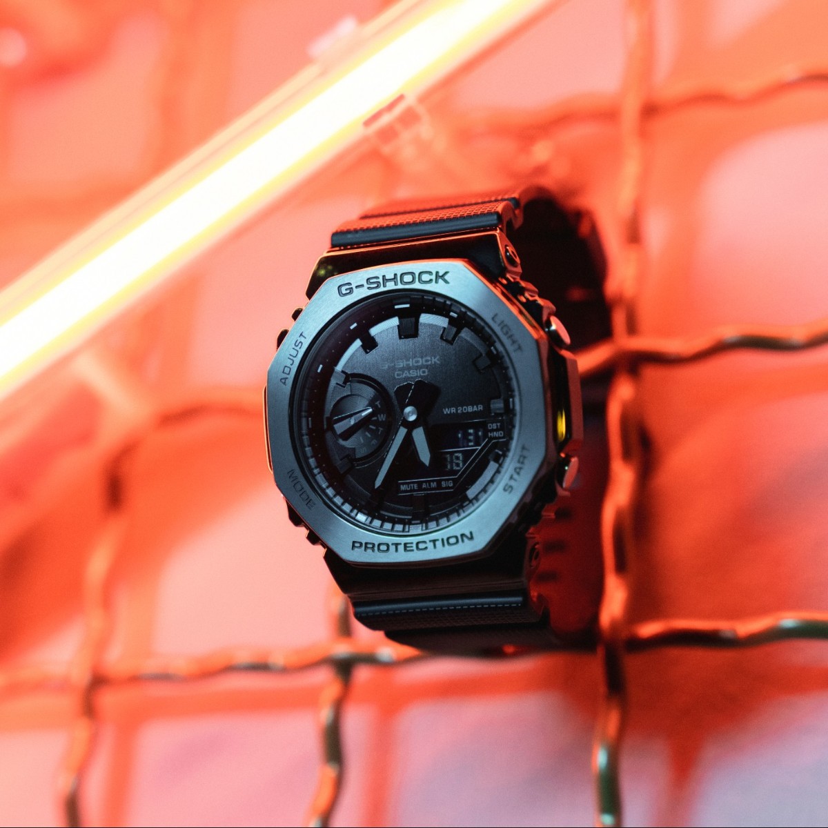 Élégance, puissance et robustesse s’allient dans la GM-2100BB au noir profond 🖤 casio.com/fr/watches/gsh…