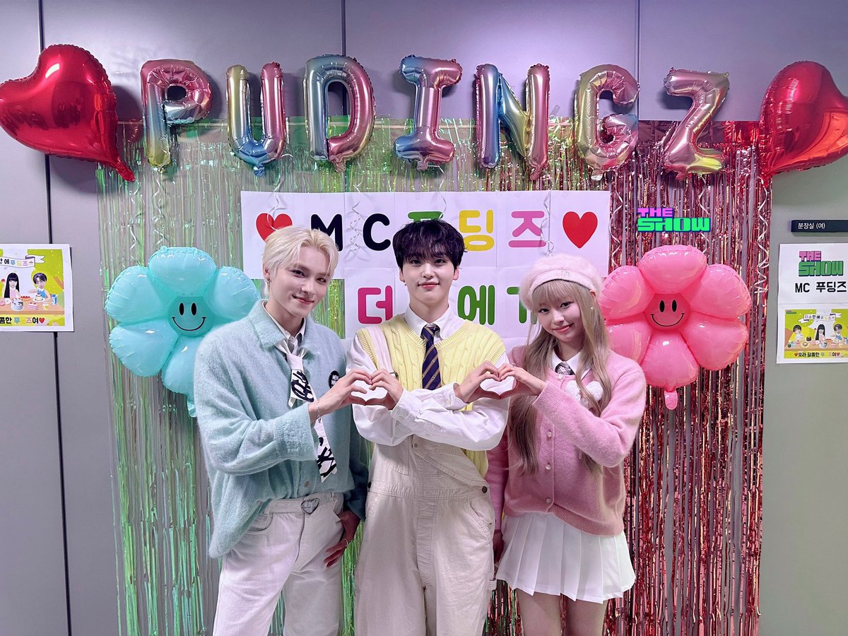 #더쇼 는 #푸딩즈 를 알게된 후
세상의 모든 디저트를 멀리하고
푸딩즈만 바라보게 되었습니다 😳
only 푸딩즈, just 푸딩즈‼️
첫방부터 달콤 뽀짝한 케미 보여준
울 푸딩즈 대견해요 최고예요 ദി*ˊᗜˋ*)🩷
🫳🏻🫳🏻🫳🏻
🐶🐶🐱
#샤오쥔 #형준 #나나 @wayv_official <a href="/NCTsmtown/">NCT</a> <a href="/CRAVITYstarship/">CRAVITY OFFICIAL</a> <a href="/UNIS_offcl/">UNIS</a>