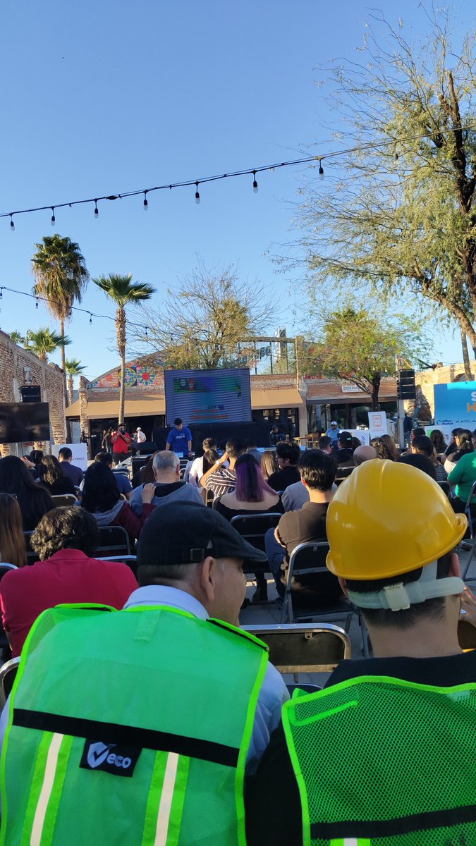 david_nunez935's tweet photo. Estoy muy agradecido por haber sido elegido como uno de los 10 equipos finalistas en el evento del SmartCity Hackathon, y a todas las personas que me apoyaron en el proceso :). También doy las gracias a mi equipo Hydrosense por todo el esfuerzo dado y por ser grandísimas personas https://t.co/YnioZDVMTB