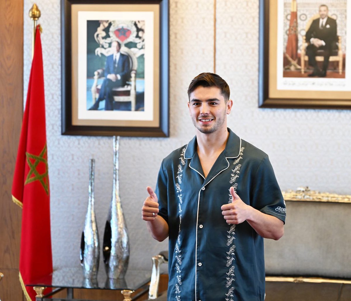 Lamine Yamal: "Para mí es un sueño ir con la selección Española, lo he tenido claro siempre donde quería jugar, ojalá ganar Euro y Mundial"

Brahim: "Si tengo que marcarle a España encantado, también soy 100% marroquí

Adivinad quién nos venden como el bueno y quién como el malo