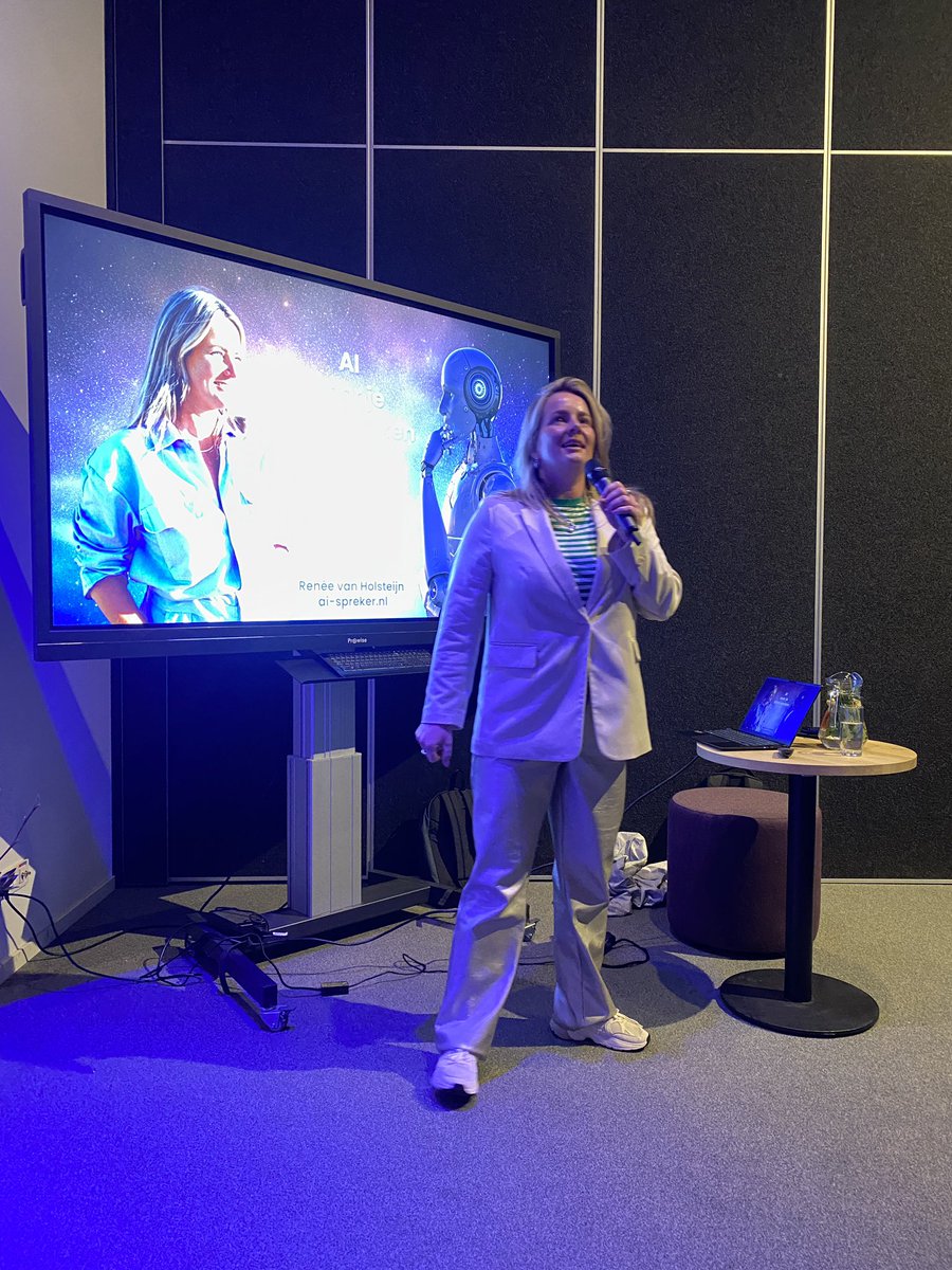 Na de uitleg van Linda over AI neemt Renée van Holsteijn ons mee in de praktische toepassing van AI.