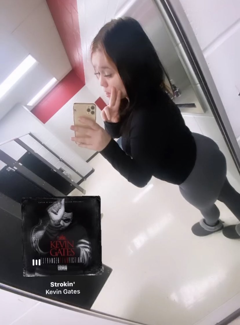 MaddieSoKool's tweet photo. school has been an L fr https://t.co/1SZmmm975E