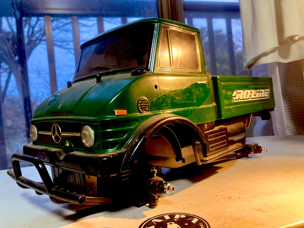 KIP_123456's tweet image. ひっぱり出してきた。
埃まみれ。笑

#CC01
#タミヤRC 
#初めてのクローラー 
#パジェロのボディーがほしい