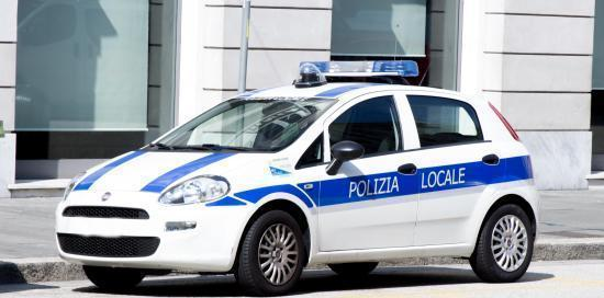 RadioBabboleo's tweet photo. #Albaro, paura per una fuga di #gas stamattina poco dopo le 9. Intervento della #polizialocale e chiusura del viale Nazario Sauro direzione mare. Sul posto i tecnici di Ireti per garantire la #sicurezza pubblica e ripristinare la situazione. Non risultano persone evacuate. https://t.co/CQJ4Kn9wqr