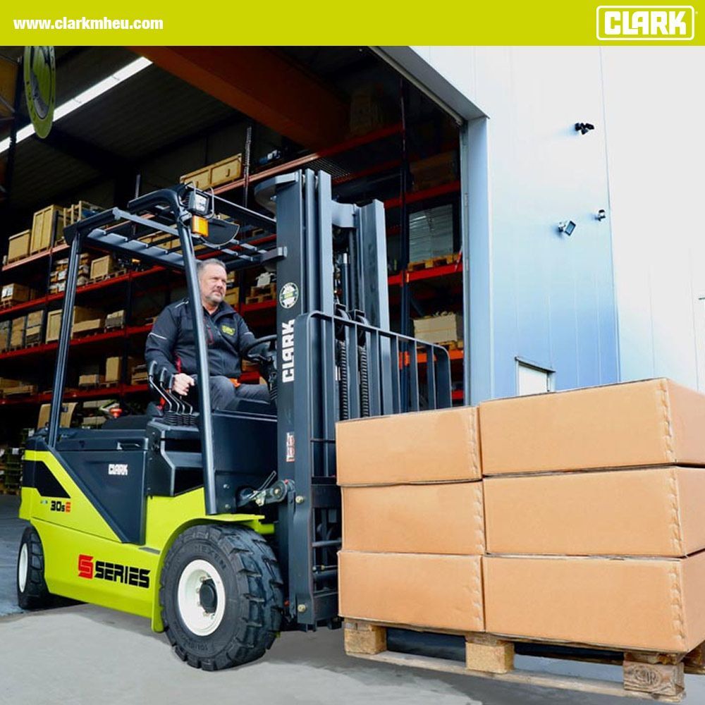 Check out at LogiMAT 2024: The new CLARK S-Series Electric Smart e-performance for all kind application: The CLARK S-Series Electric. The SE25-35 electric four-wheel forklift truck with load capacities from 2.5 to 3.5 t. Read more: buff.ly/3InYpzM