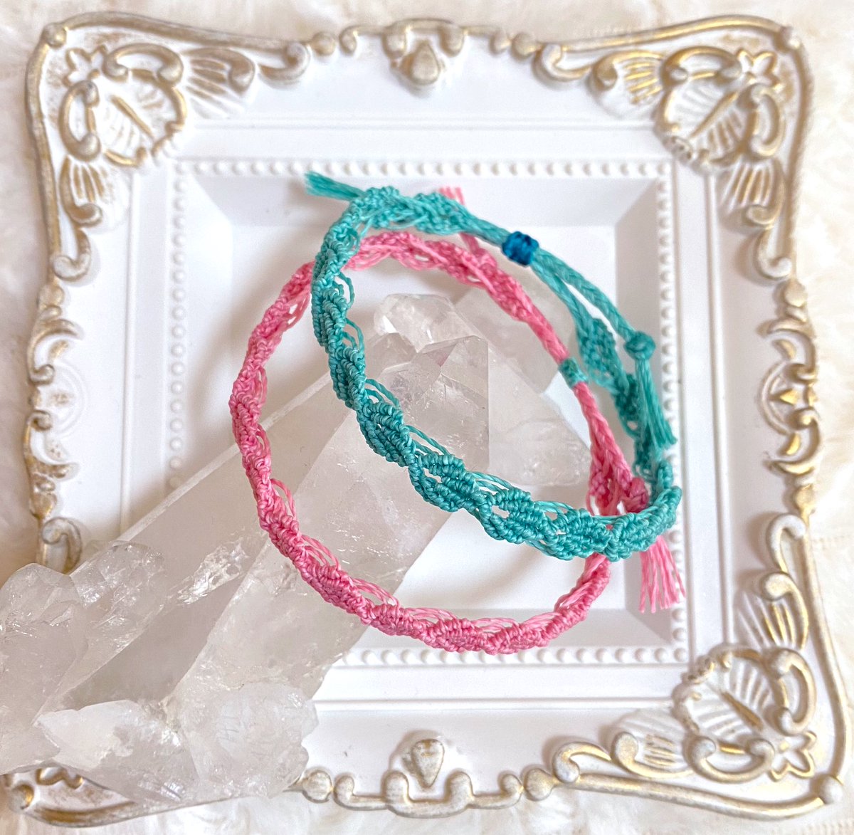 Chimama093's tweet photo. #知名度を上げたいので拡散してください

ワックスコードでブレスレットを編んで居ます����✨ https://t.co/pjAcUys2dl