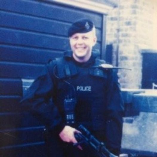 Remembering PC Jeremy Scandrett Metropolitan Police, who died on this day in 2001 when his motorcycle was involved in an accident whilst travelling to duty.  
#LestWeForget 
#ThinBlueLine 🩵
 #policefamily 🚨 
#neverforgotten
