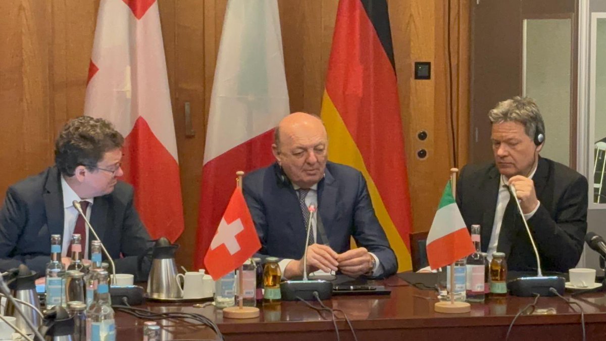 🇮🇹🇩🇪🇨🇭Firmato l'accordo bilaterale sulla solidarietà sul gas e dell’addendum trilaterale con la Svizzera tra i ministri Gilberto Pichetto, Robert Habeck e Albert Rösti. 'Le due più grandi manifatture d'Europa in impegno comune per l'aiuto reciproco' @GPichetto #betd24