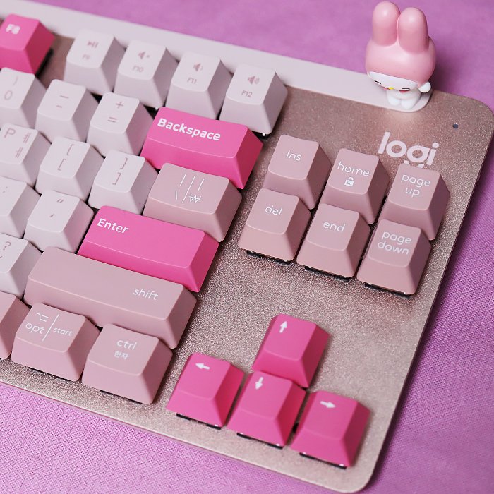 TokissiDoll's tweet image. 🐰 🐰 🐰

My kind of a rabbit✨
 
ラブリーウサギ💖

핑크 핑크 핑크~~ 토끼들🌷🌷

#keycaps 
#obitsu11 
#tokissi